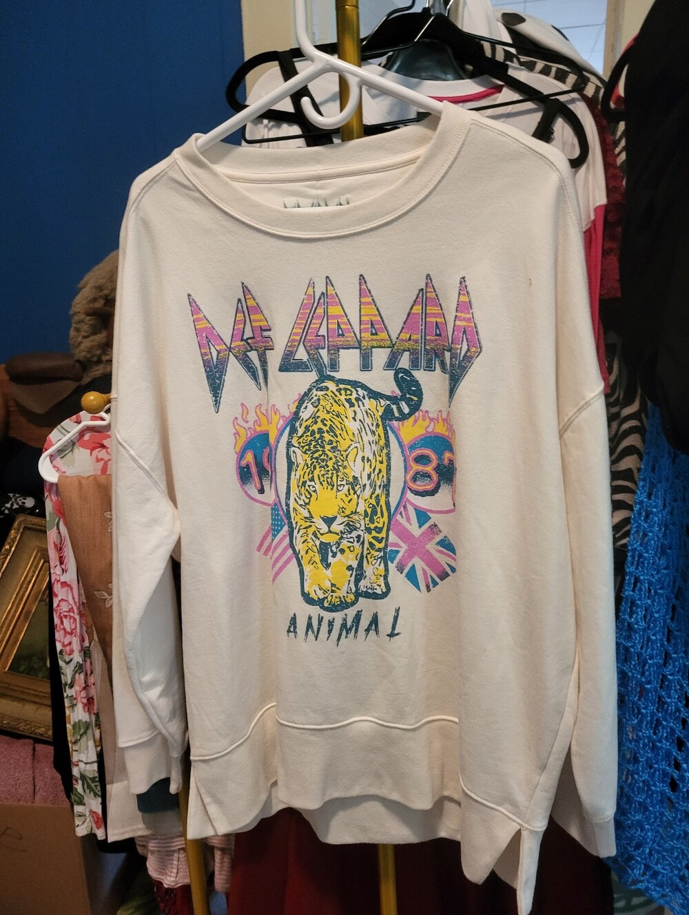 Def Leppard Animal Graphic Crewneck Sweatshirt - Cream with Yellow Leopard